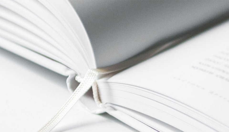 Foto de un libro abierto